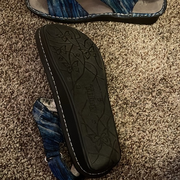 New with out tags - Picture 2 of 2